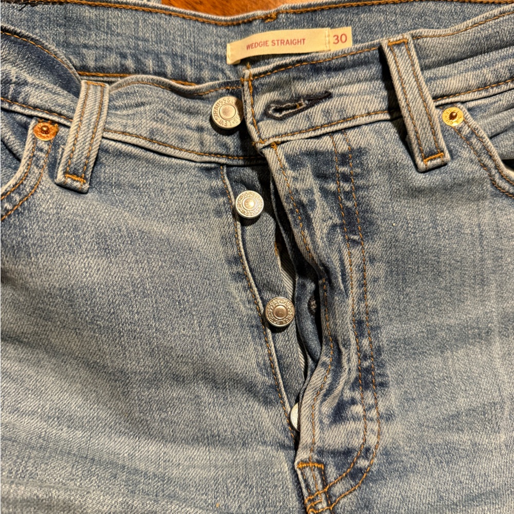 Levi’s Wedgie Straight Jean Size 30